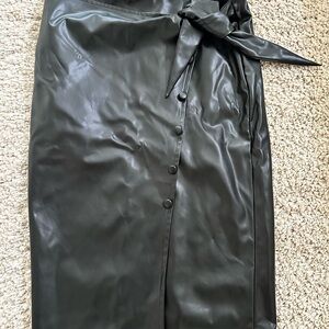 Elegant Black Faux Leather Skirt